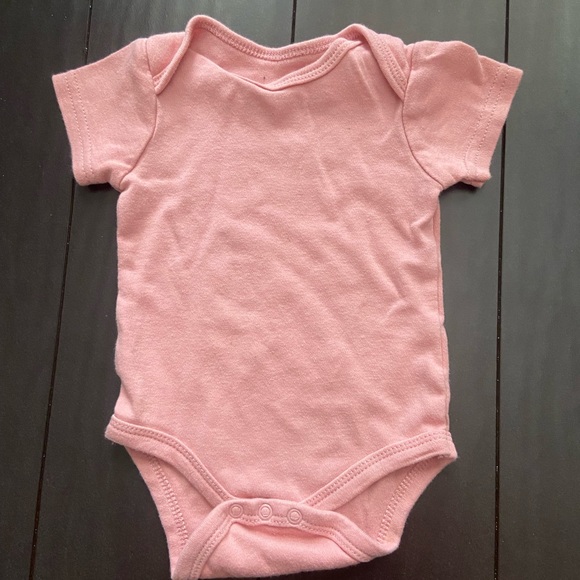 Chick pea 2 pack solid pink baby girl onesies set size 6-9M EUC - Picture 4 of 7